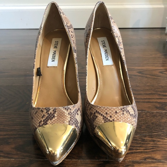 Steve Madden Snake Print Heels with Gold Accents Size 6–4 1/2 inch heel - Picture 2 of 7